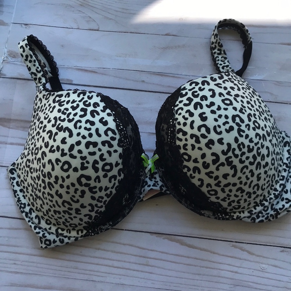 Victoria’s Secret padded Perfect coverage 36DD bra